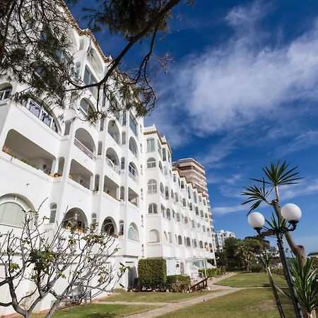 Апартаменты Oceanfront Михас Экстерьер фото